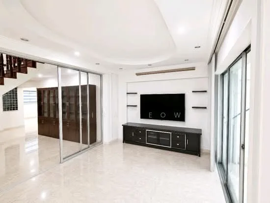 717 Bedok Reservoir Road image 1 of 7