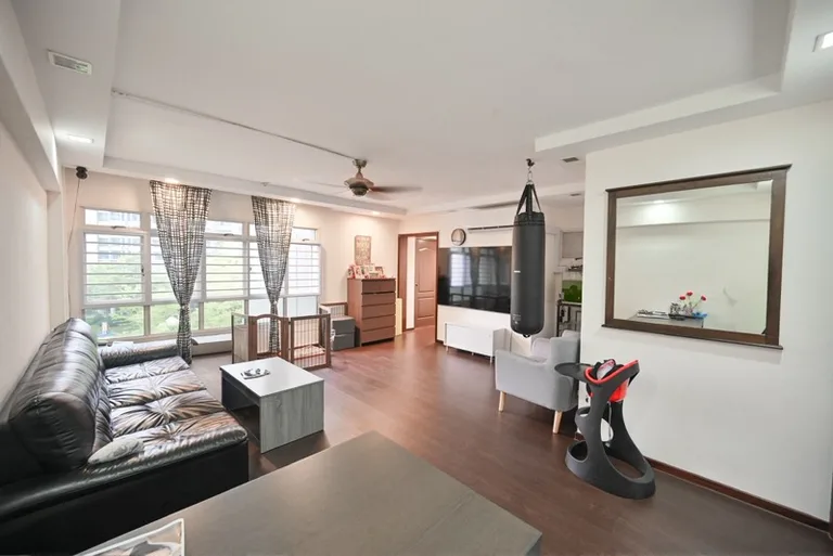 585 Woodlands Dr 16 image 1 of 10