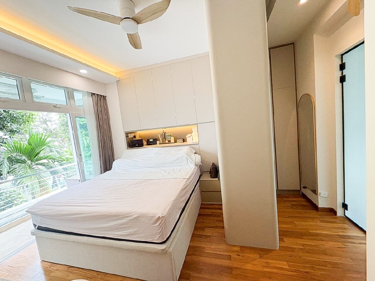 Taipan Grand image 1 of 9