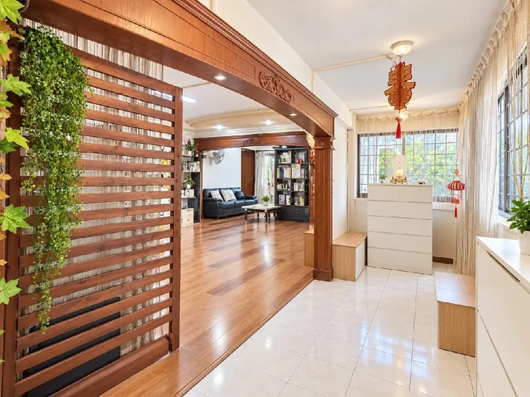 206 Boon Lay Dr image 1 of 4