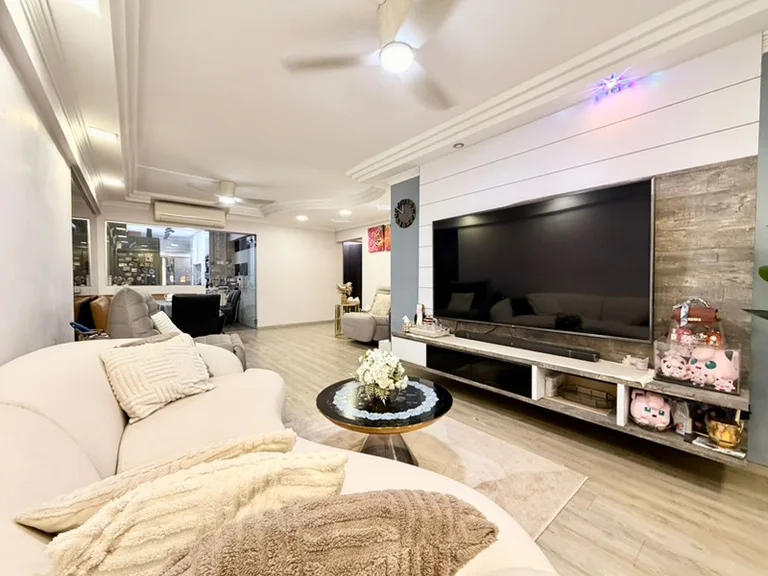 224 Tampines St 23 image 1 of 10
