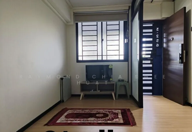 454 Tampines St 42 image 1 of 6