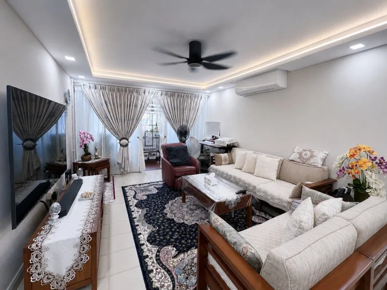 256 Tampines St 21 image 1 of 8