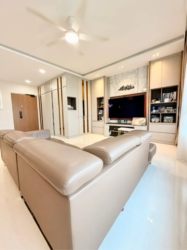 627B Tampines St 61 image 1 of 10