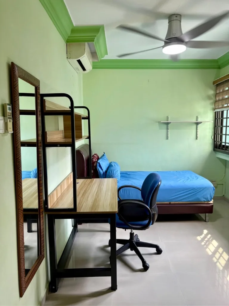 688 Jurong West Ctrl 1 image 1 of 5