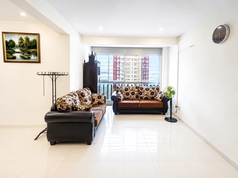 716 Tampines St 71 image 1 of 2