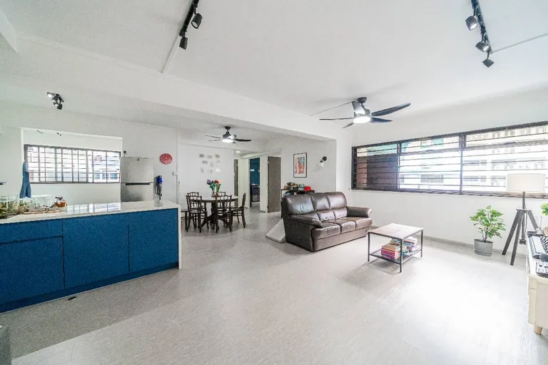 731 Tampines St 71 image 1 of 10