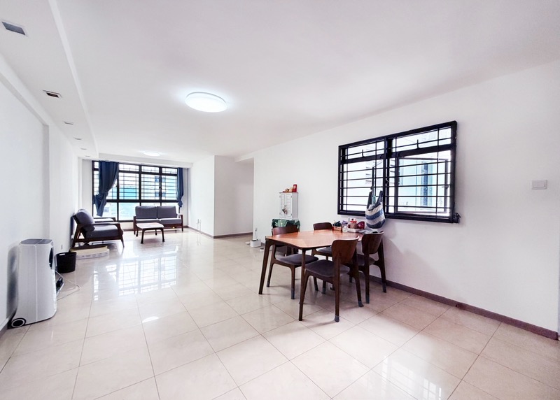 271B Jurong West St 24 image 1 of 8