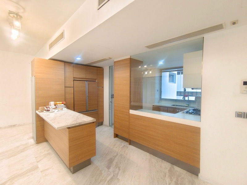 Suites @ Cairnhill photo 3