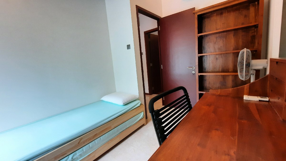 Edelweiss Park Condo photo 4