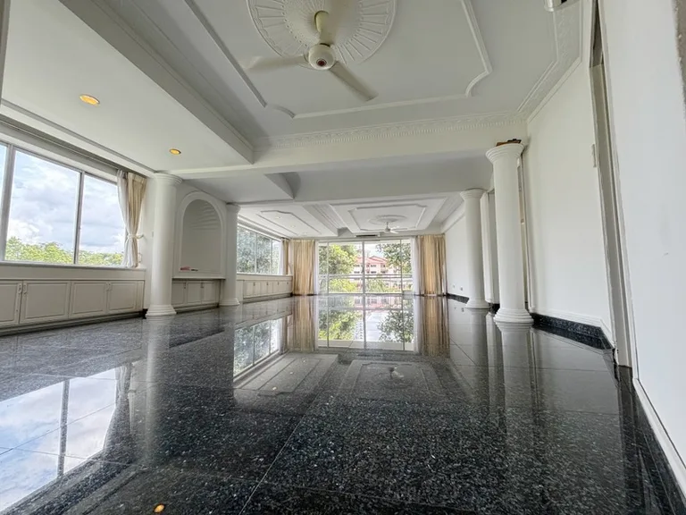Jervois View image 1 of 6