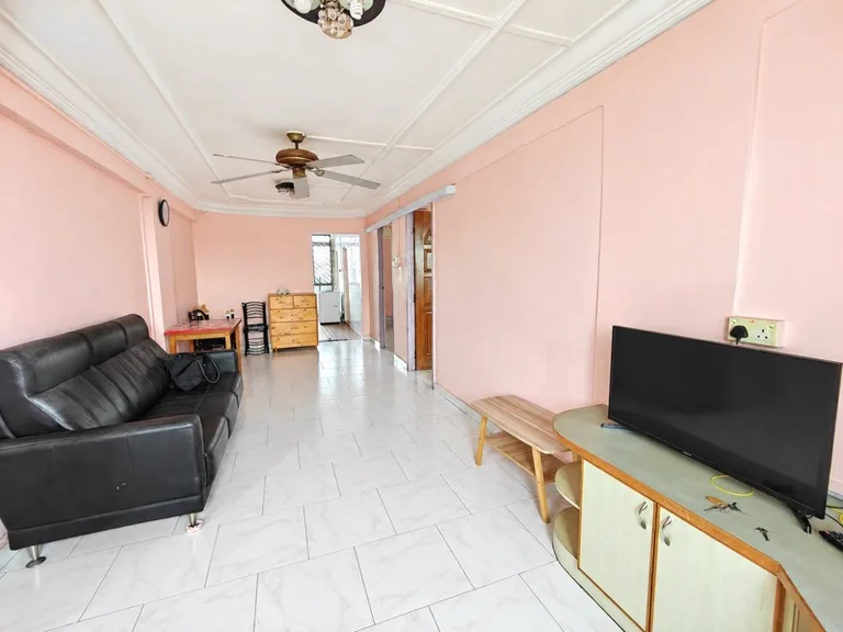 18 Eunos Cres image 1 of 6