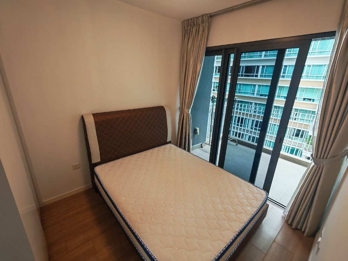 The Lakefront Residences photo 2