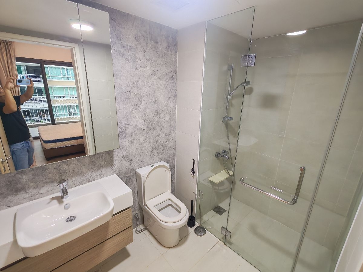 The Lakefront Residences photo 6