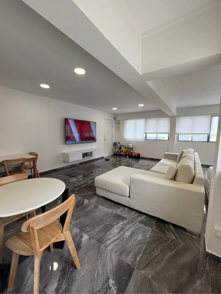 210 Hougang St 21 image 1 of 10