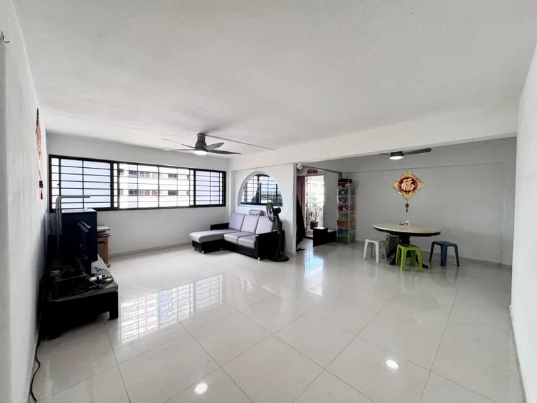 52 Teban Gdns Rd image 1 of 10