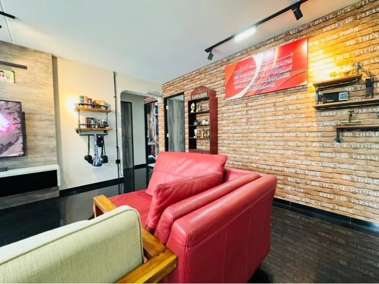 662 Yishun Ave 4 image 1 of 10