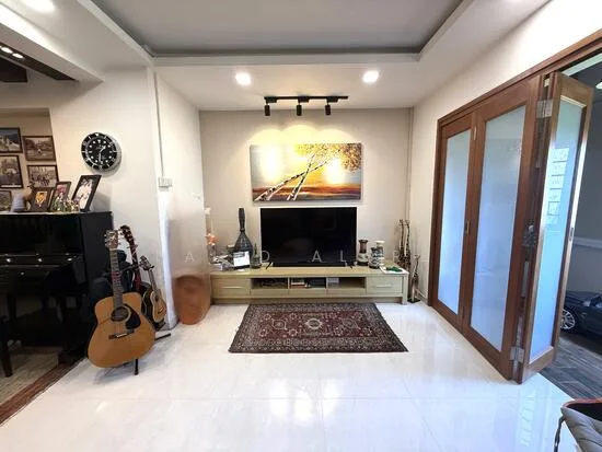 407 Jurong West St 42 image 1 of 5