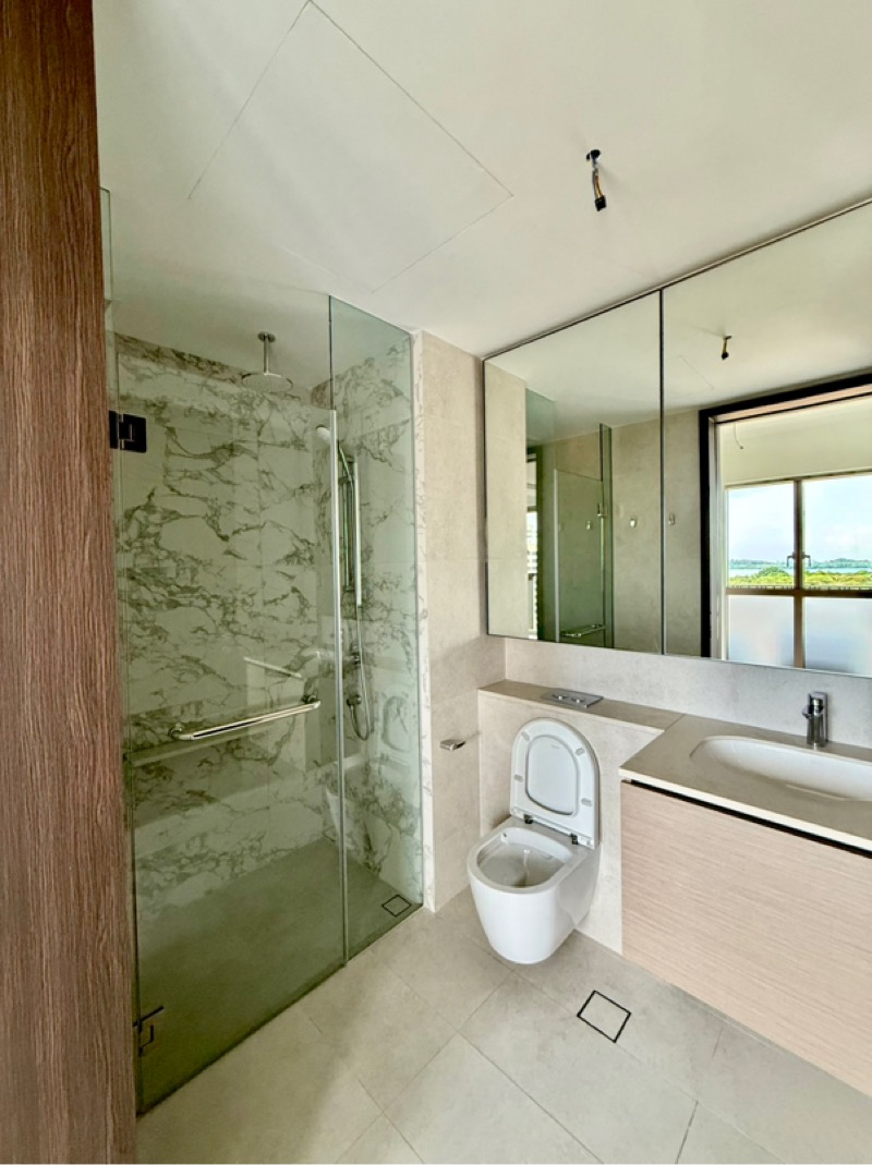 Pasir Ris 8 photo 3