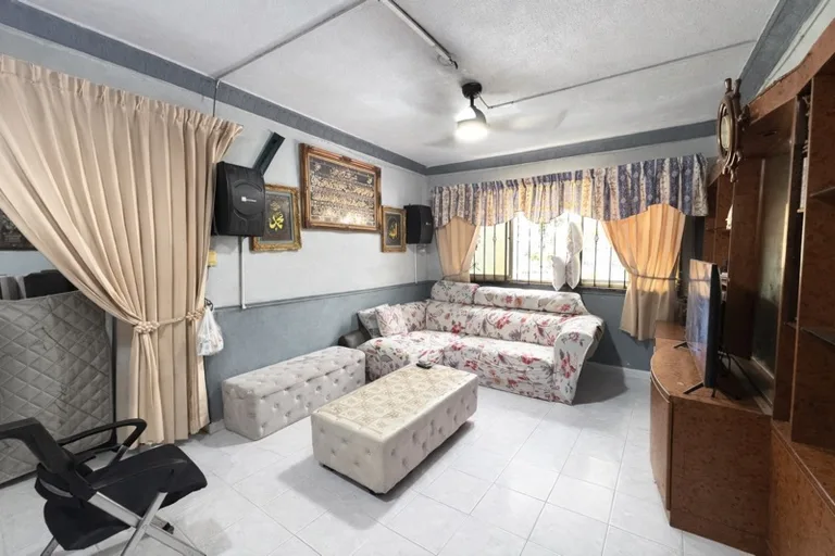 218 Choa Chu Kang Ctrl image 1 of 10
