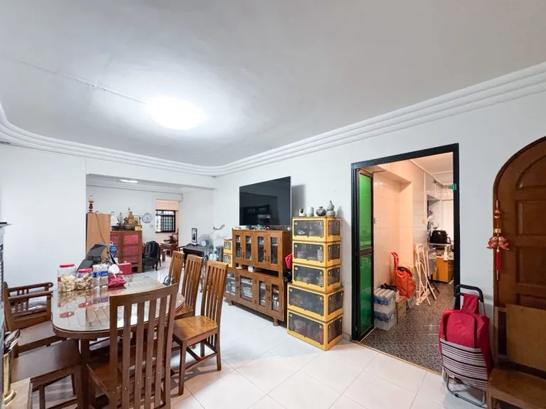 570 Hougang St 51 image 1 of 10