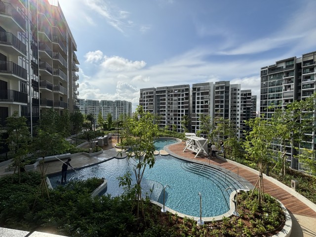 Sengkang Grand Residences image 1 of 10
