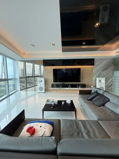 Marina Bay Residences image 1 of 10