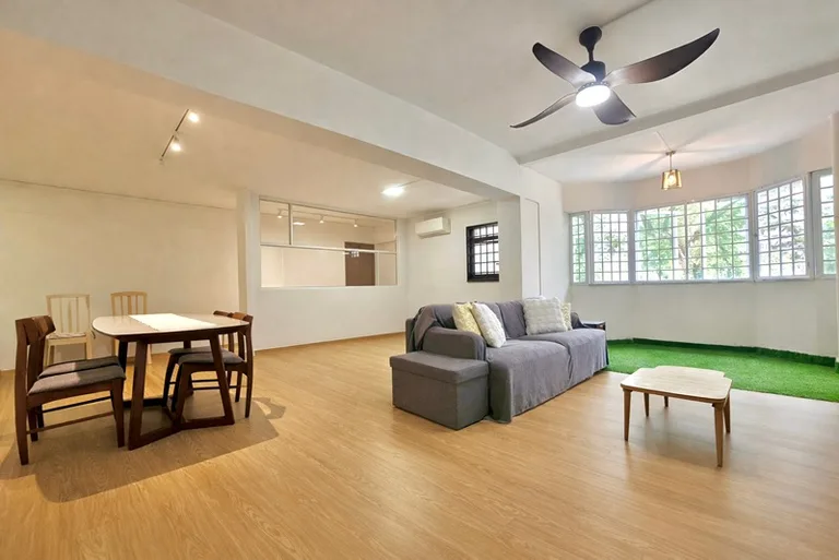 472 Sembawang Dr image 1 of 7
