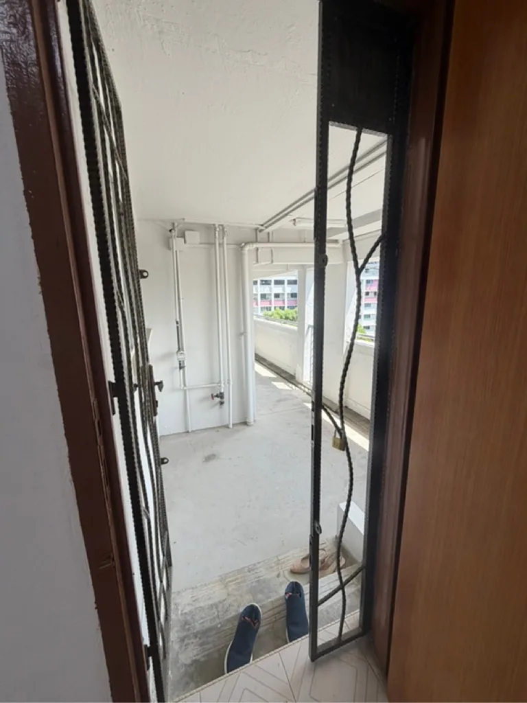 262 Tampines St 21 image 1 of 10