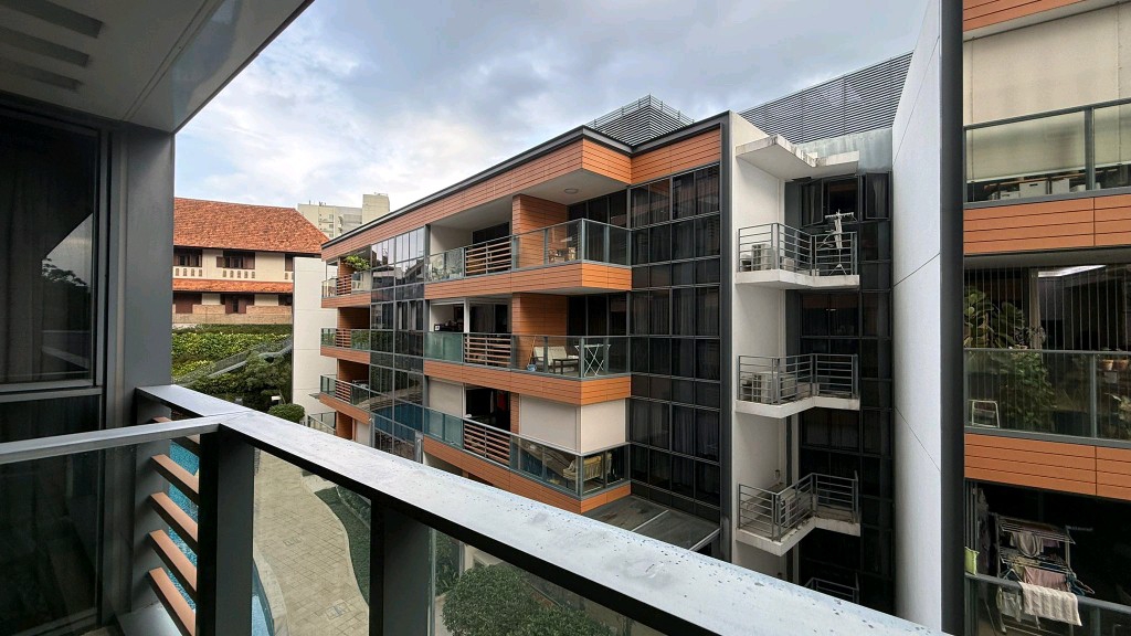 SOPHIA HILLS photo 2