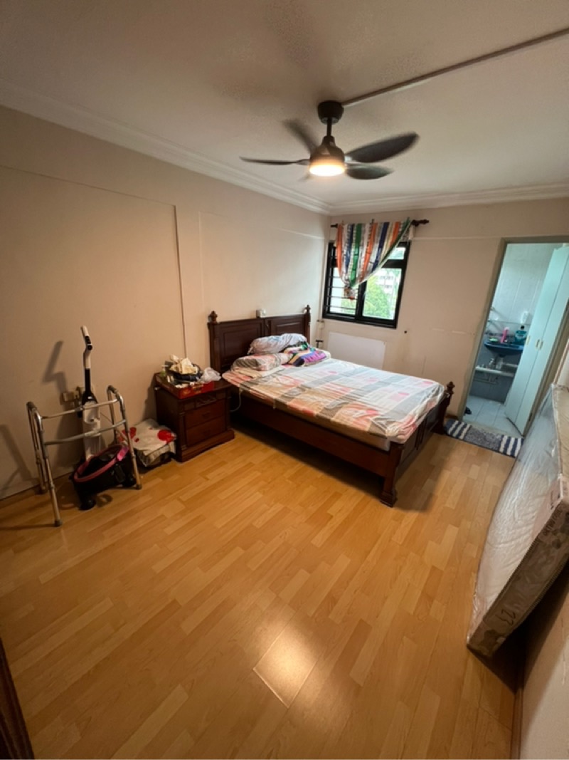 305 Clementi Ave 4 image 1 of 9