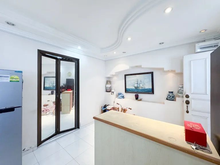 570 Hougang St 51 image 1 of 10