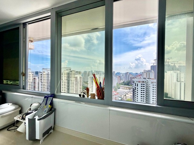 Regency Suites photo 5