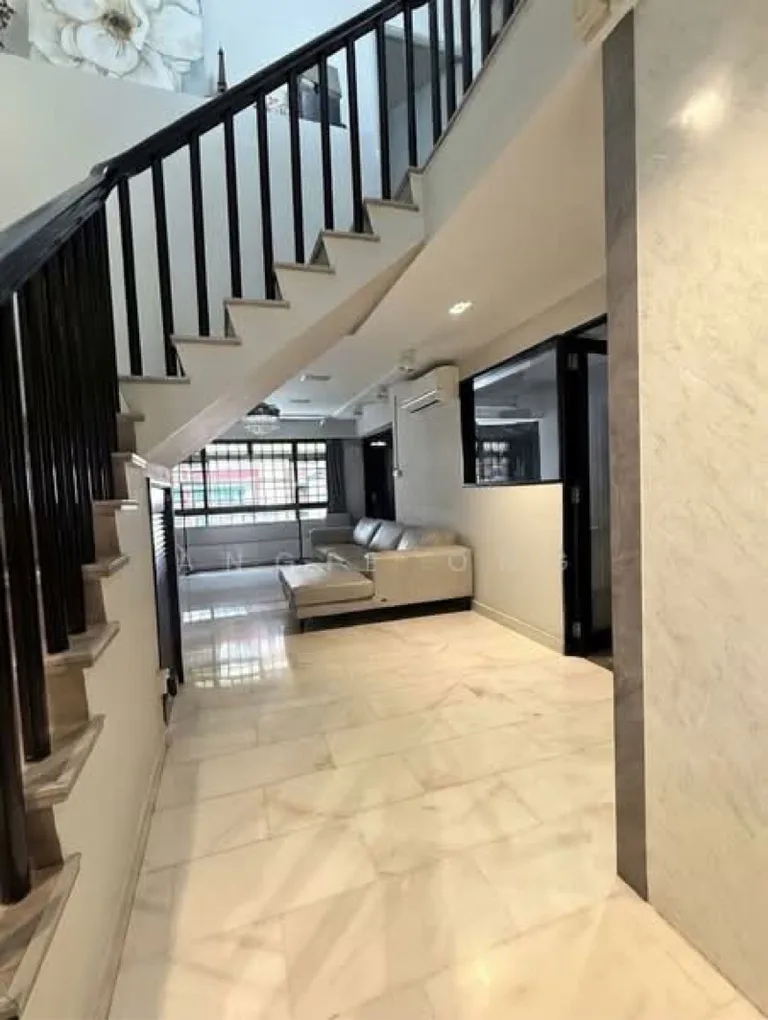 585 Pasir Ris St 53 image 1 of 10