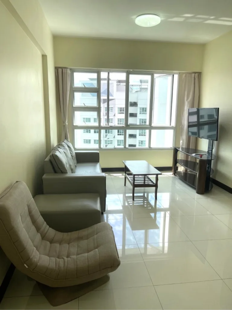 256C Sumang Walk image 1 of 6
