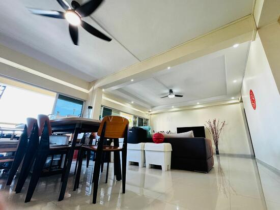 Neptune Court photo 4