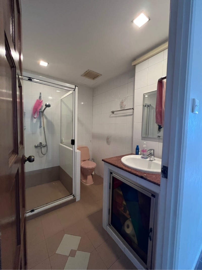 Ridgewood Condominium photo 6