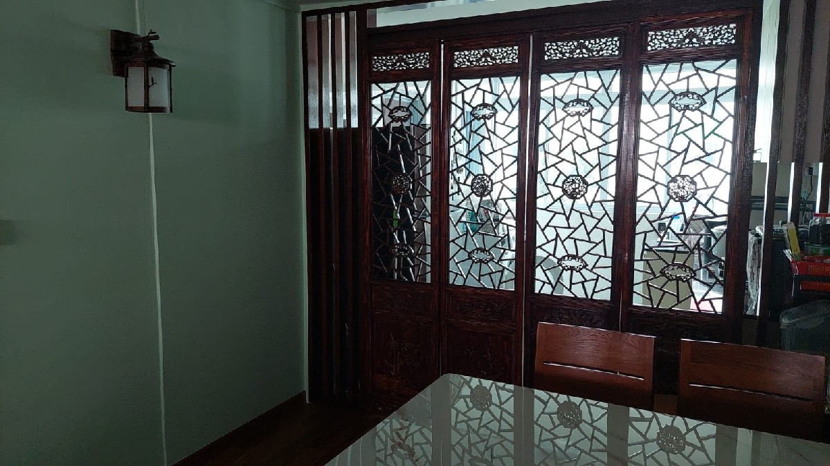 24 Eunos Cres image 1 of 10