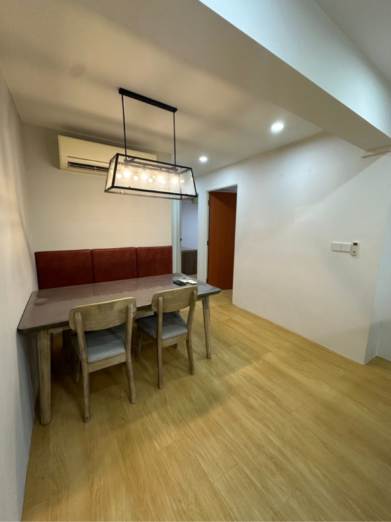 633B Senja Rd