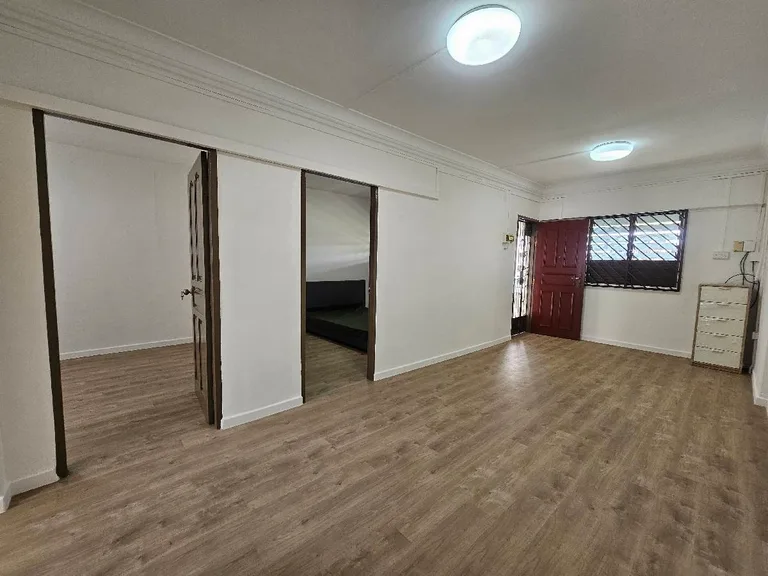 303 Jurong East St 32 image 1 of 10