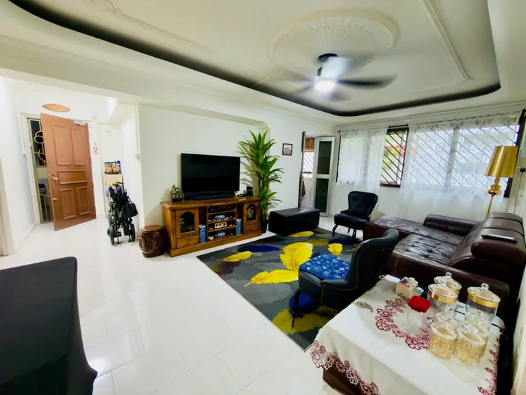 419 Hougang Ave 8 image 1 of 9