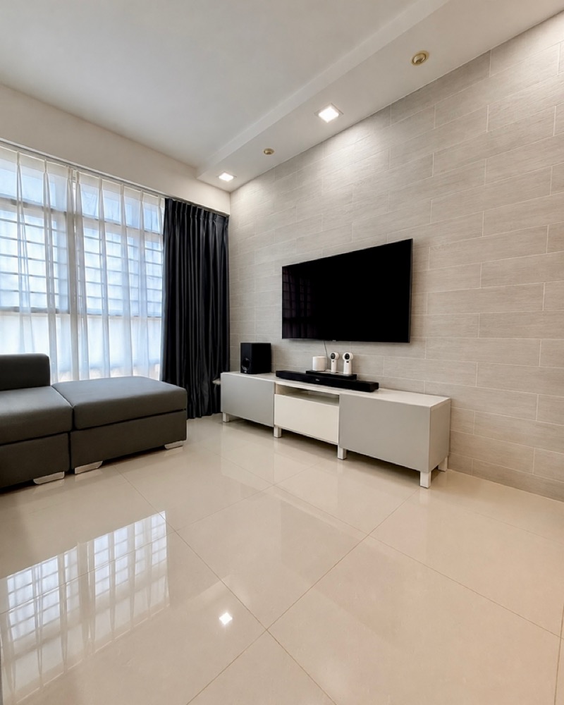 524B Tampines Ctrl 7 image 1 of 6