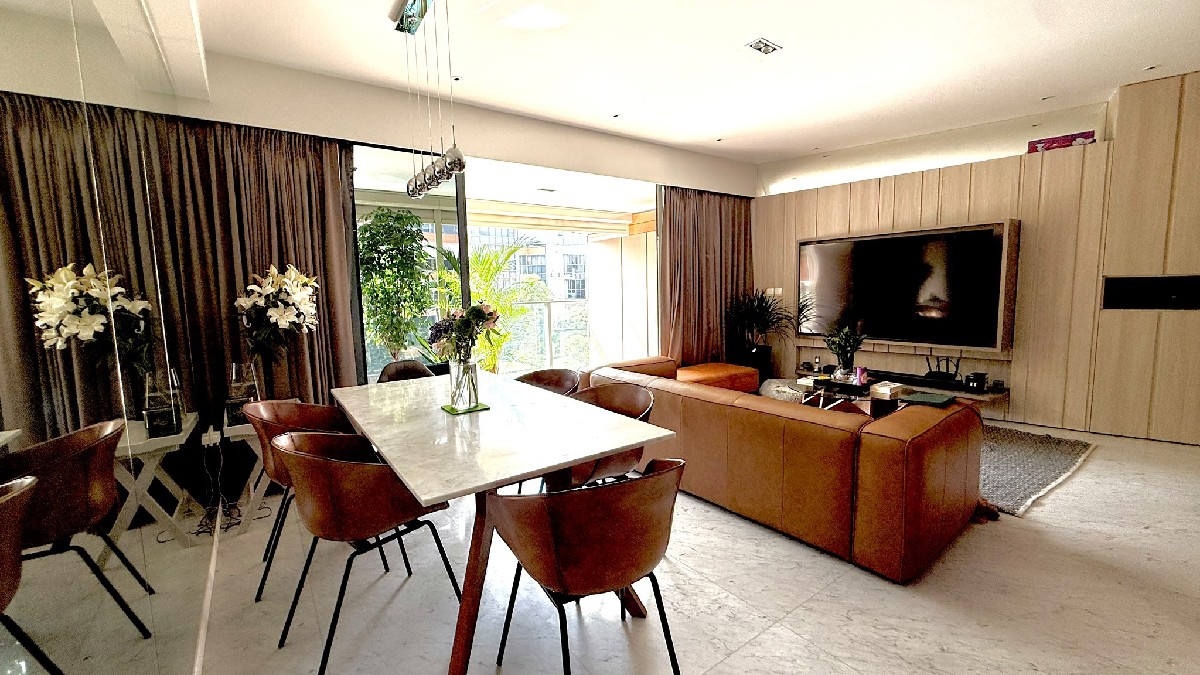 SOPHIA HILLS