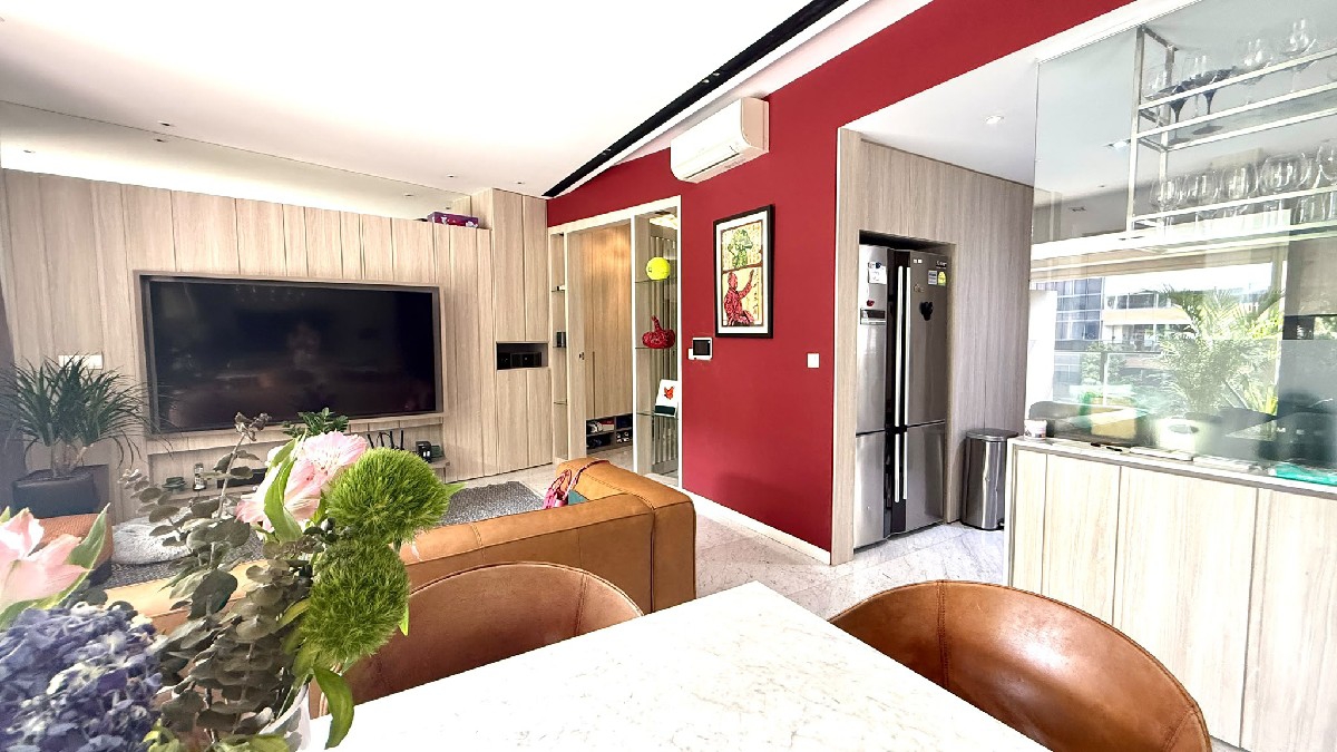 SOPHIA HILLS photo 2