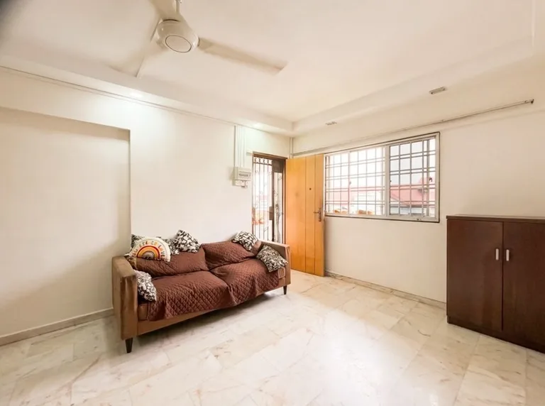 304 Jurong East St 32 image 1 of 6