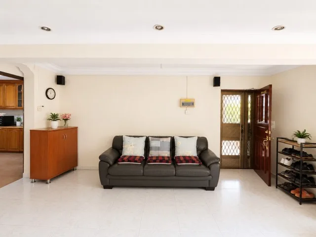 32 Teban Gdns Rd image 1 of 10