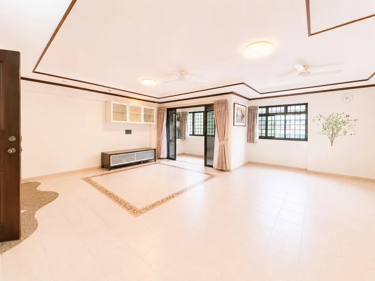 323 Sembawang Cl image 1 of 1