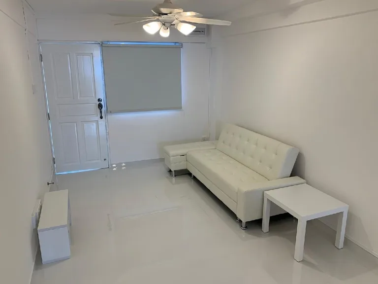 67 Marine Dr image 1 of 10