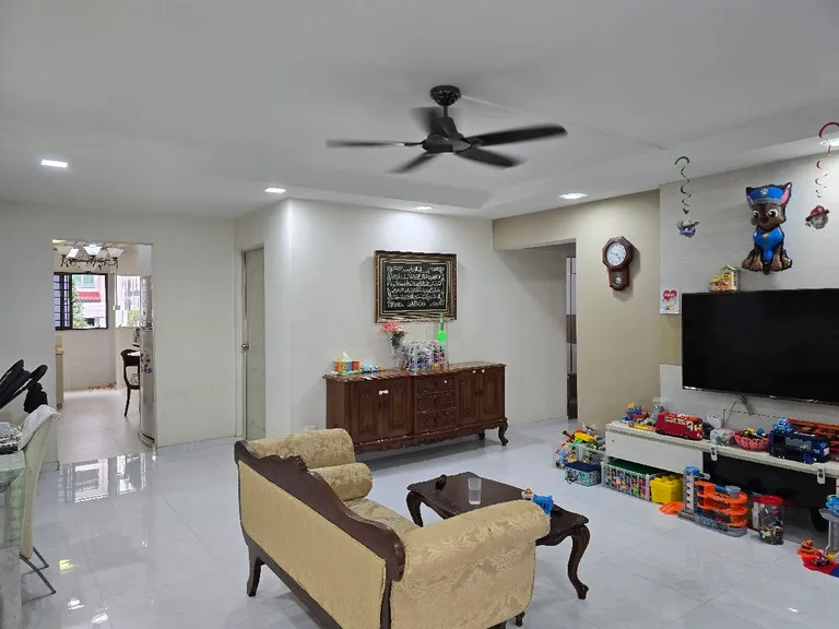252 Bangkit Rd image 1 of 6