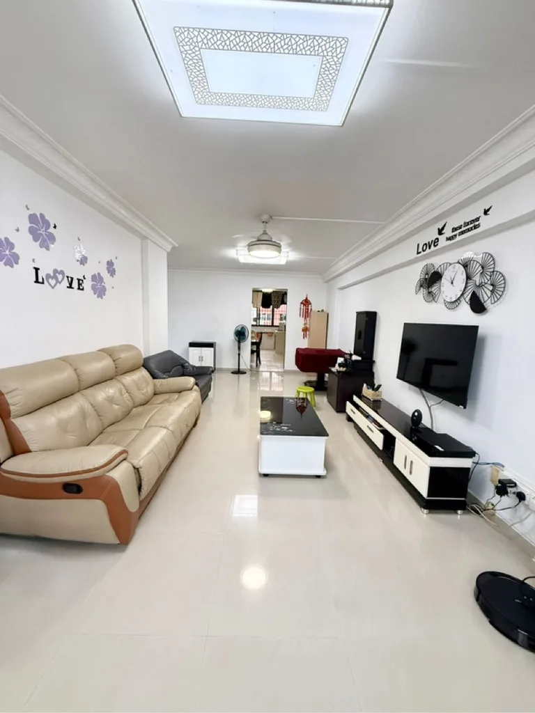 394 Yishun Ave 6 image 1 of 8